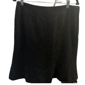 White House Black Market skirt form fitting side zipper size 8